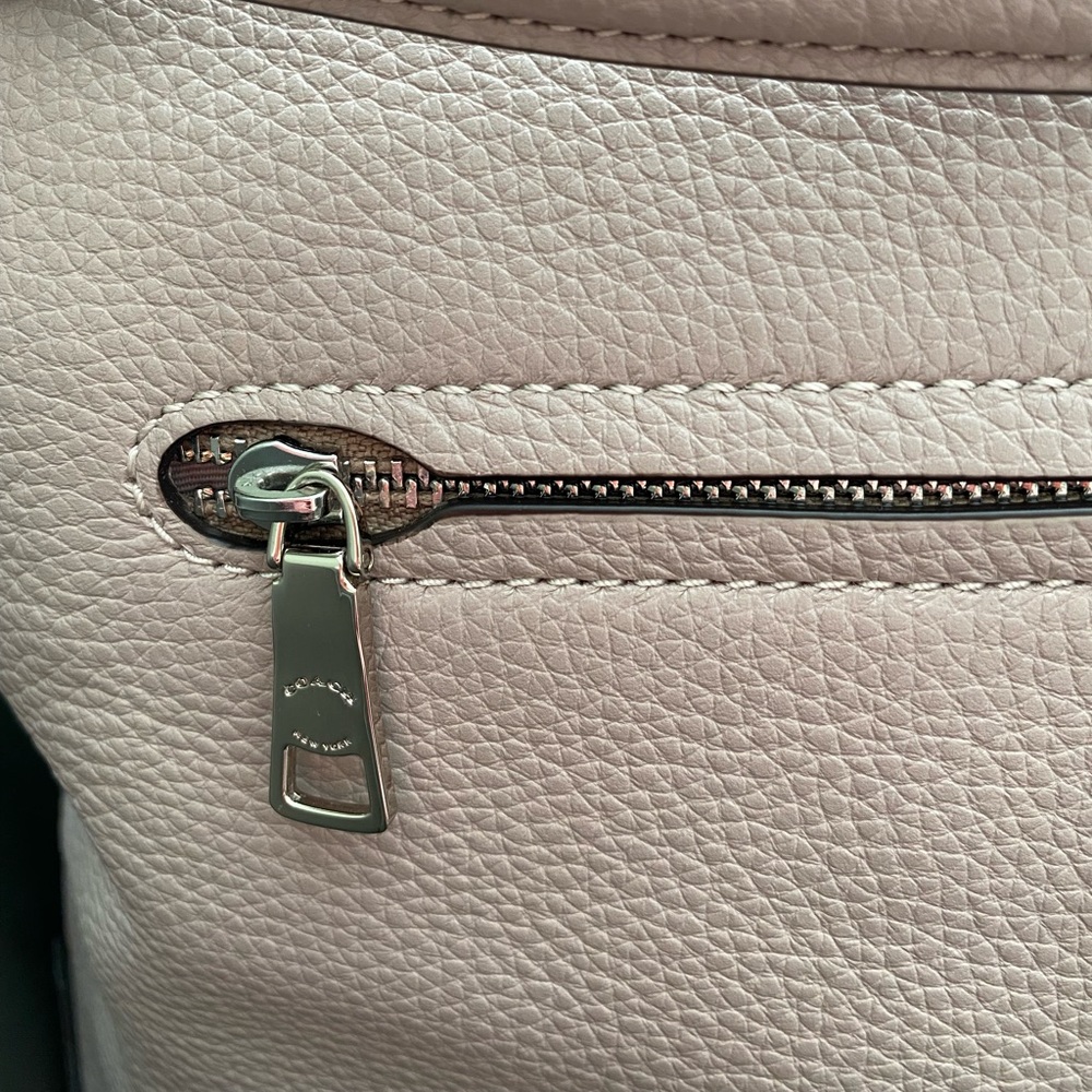 NWOT Coach Pebbled Leather Abby Duffle Grey Birch - Picture 5 of 16